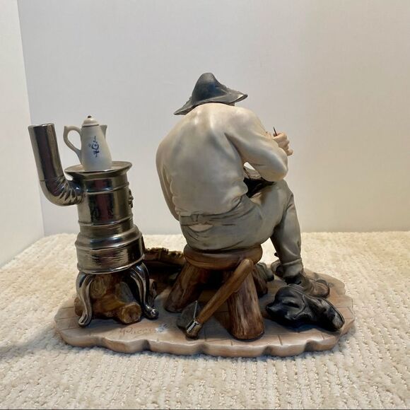 Vintage Pucci Bisque Sculpture “For Want of a Patch” 2405 Extremely Rare/Unique - Picture 7 of 15